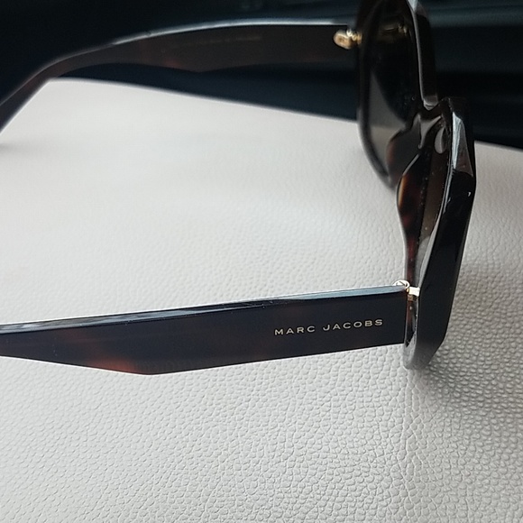 Marc Jacobs sunglasses - Picture 3 of 5